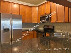 9 Kenilworth Knls in Asheville, NC - Building Photo - Building Photo