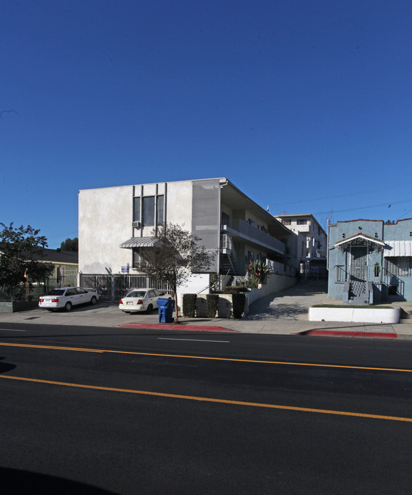 1217 N Virgil Ave in Los Angeles, CA - Building Photo