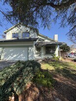 499 Pollard Way in Windsor, CA - Building Photo