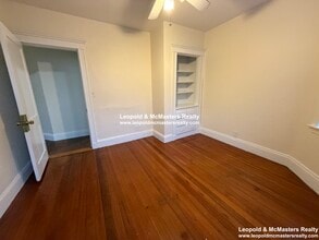 520 Cambridge St, Unit 1 in Cambridge, MA - Foto de edificio - Building Photo
