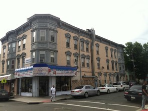 442-446 Market St in Paterson, NJ - Building Photo - Building Photo