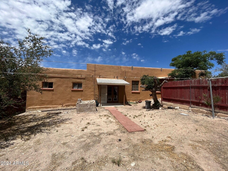 315 E Bruce St in Tombstone, AZ - Foto de edificio