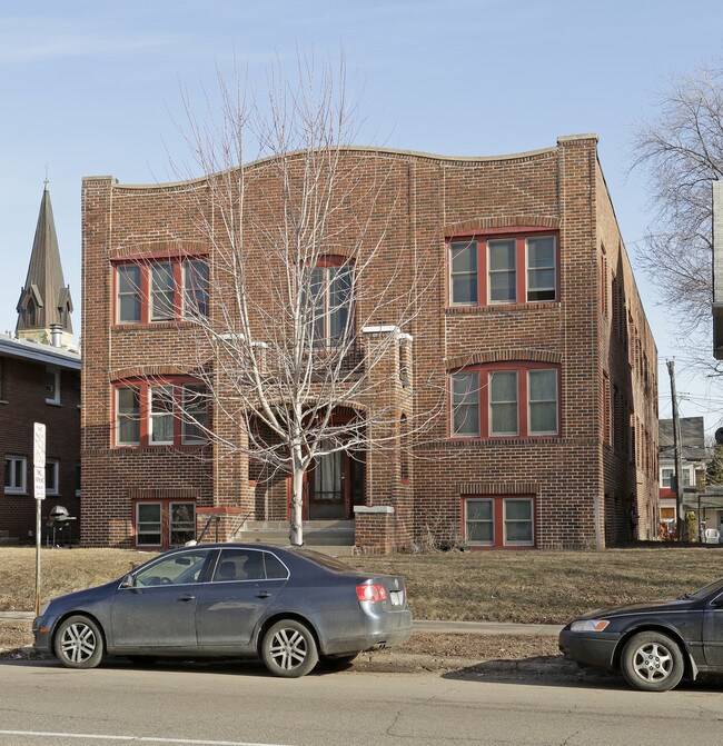 1151 Grand Ave in St. Paul, MN - Foto de edificio - Building Photo