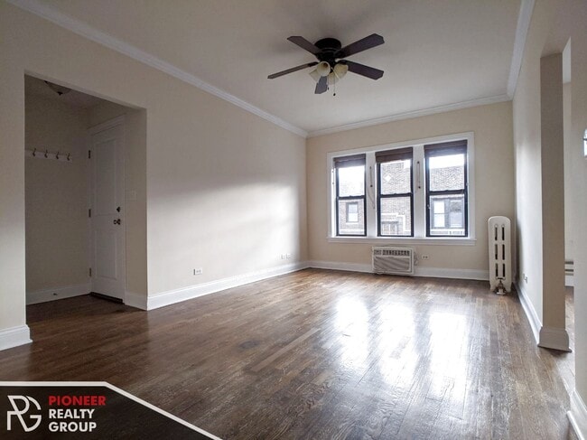 736 W Addison St, Unit 740-N3 in Chicago, IL - Building Photo - Building Photo