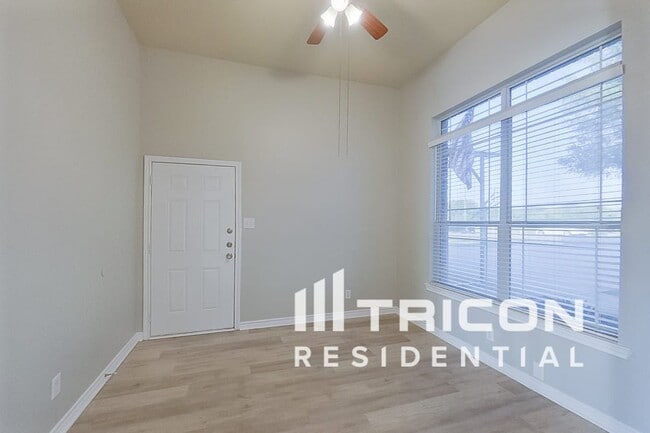 116 Fox Trail in Red Oak, TX - Building Photo - Building Photo