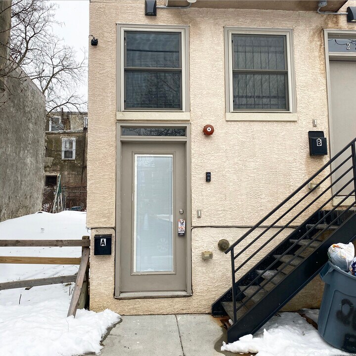 2034 N Woodstock St in Philadelphia, PA - Building Photo