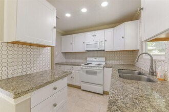 2502 Drummer Dr in League City, TX - Building Photo - Building Photo