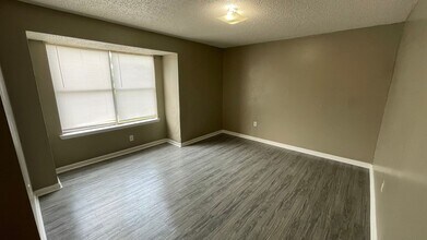 8255 Ned Ave-Unit -8255 Ned Ave. Unit D in Baton Rouge, LA - Building Photo - Building Photo