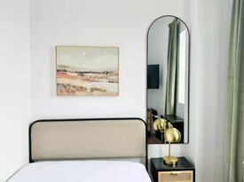 Furnished room/NOT APARTMENT, Unit 4 in Brooklyn, NY - Building Photo