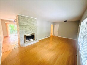 2185 Medfield Trail NE in Atlanta, GA - Building Photo - Building Photo