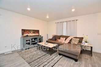555 N Willow Springs Ave in Lehi, UT - Building Photo - Building Photo