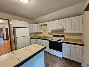 271 Nashua St in Milford, NH - Foto de edificio - Building Photo