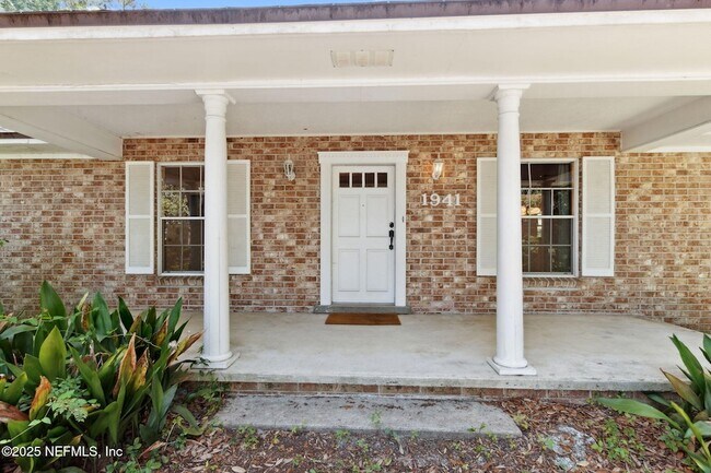 1941 Clinch Dr in Fernandina Beach, FL - Building Photo - Building Photo