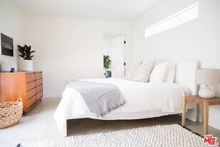 2228 1/2 Echo Park Ave in Los Angeles, CA - Building Photo