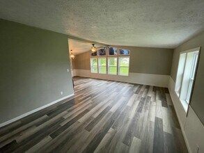 279 W 350 S in Chalmers, IN - Building Photo - Building Photo