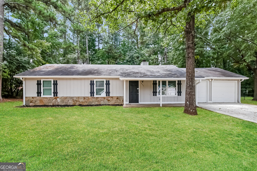 1895 Old Concord Dr SE in Covington, GA - Building Photo