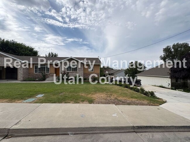 576 E 100 N St in Pleasant Grove, UT - Building Photo - Building Photo