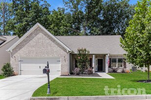 15 Victoria Dr in Fairburn, GA - Building Photo