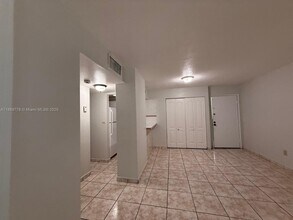 210 Fontainebleau Blvd in Miami, FL - Building Photo - Building Photo
