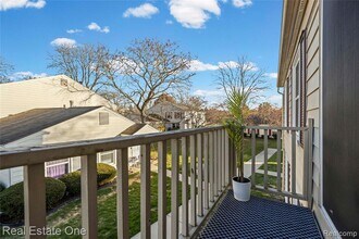 2917 Rockford in Orion Township, MI - Building Photo - Building Photo