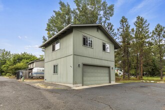 652 Oak St in Ashland, OR - Building Photo - Building Photo