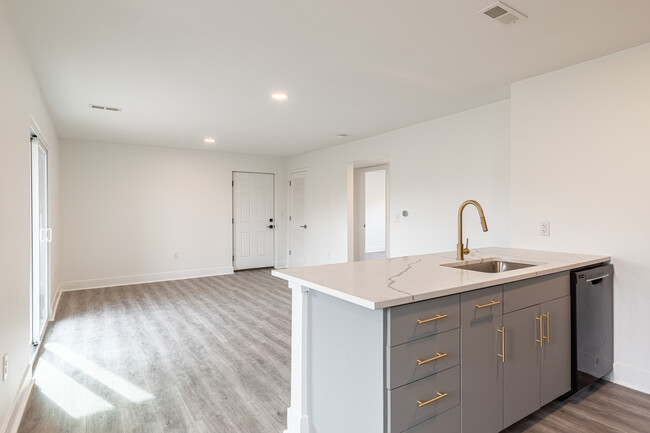 Parkwood Place in Dayton, OH - Building Photo - Interior Photo