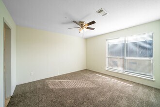 7847 Green Lawn Dr in Houston, TX - Building Photo - Building Photo