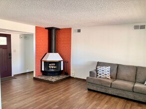 4703 Palmas Altas Dr SE in Rio Rancho, NM - Building Photo - Building Photo