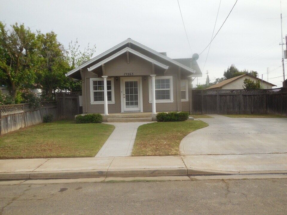 13263 Marshall St in Le Grand, CA - Building Photo