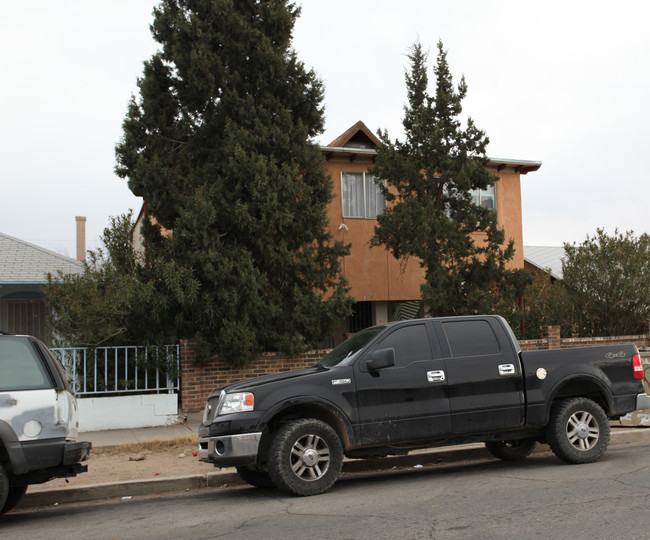 3320 Douglas Ave in El Paso, TX - Building Photo - Building Photo