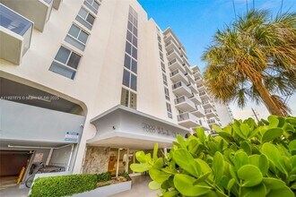 7928 West Dr in North Bay Village, FL - Building Photo - Building Photo