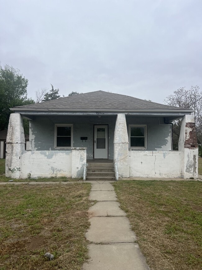 903 17th St in Woodward, OK - Building Photo - Building Photo