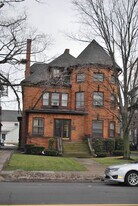 329 Elmwood Ave, Unit 3A in Buffalo, NY - Building Photo
