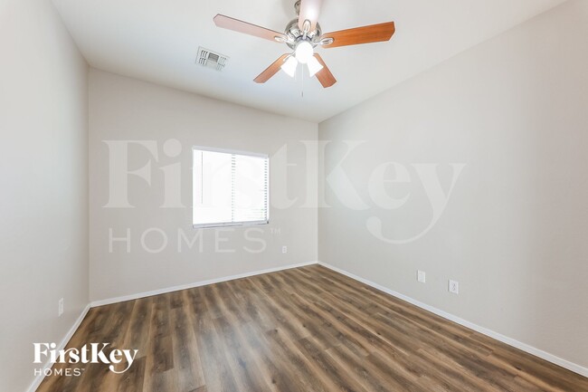 4680 E Laurel Ave in Gilbert, AZ - Building Photo - Building Photo