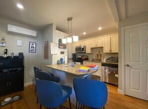 112 Brookside Ave in Boston, MA - Foto de edificio - Building Photo