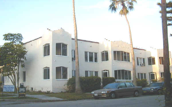 258 15th Ave NE in St. Petersburg, FL - Building Photo