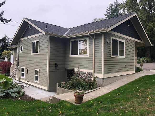 property at 2550 SE Mullenix Rd
