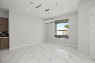 2416 Thames Dr in Edinburg, TX - Building Photo - Building Photo