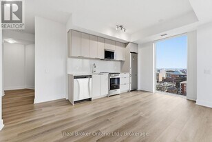 2088 James St in Burlington, ON - Building Photo