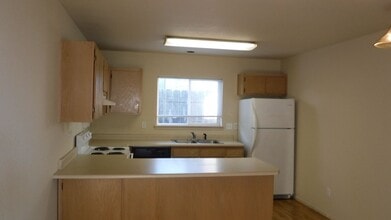 237 Cypress St in Brookings, OR - Building Photo - Building Photo