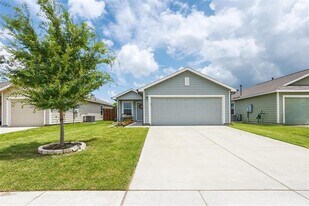 6104 Darkstar Dr in Forney, TX - Building Photo