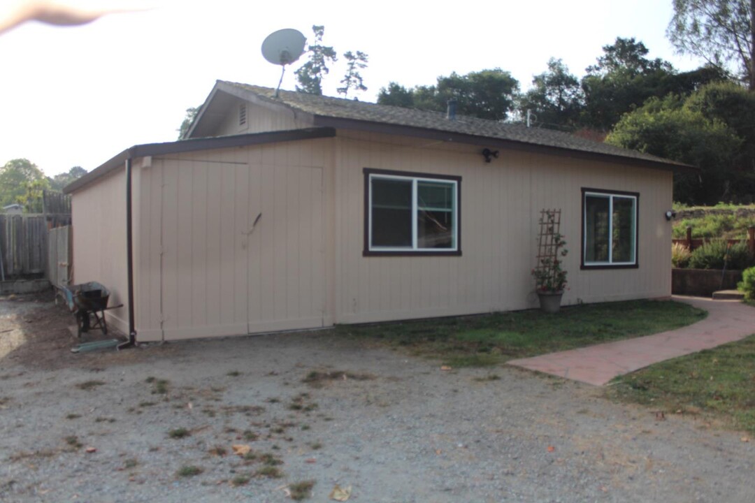 1187 San Andreas Rd in Watsonville, CA - Building Photo