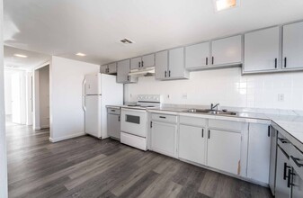 5317 Redberry St, Unit 5317 Unit C in Las Vegas, NV - Building Photo - Building Photo