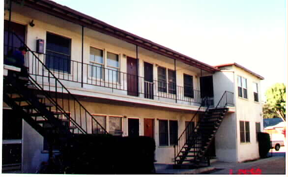 17007-17013 Vanowen St in Van Nuys, CA - Building Photo - Building Photo