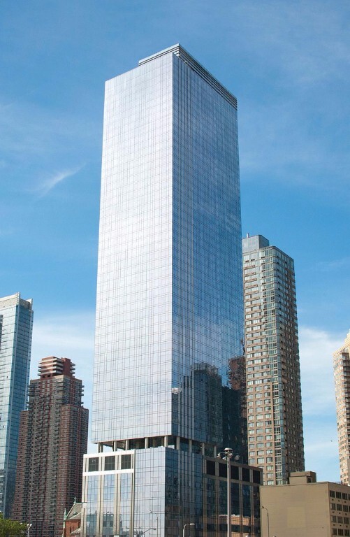 555 Tenth Avenue in New York, NY - Building Photo - Building Photo