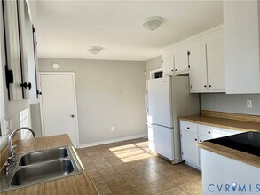 8413 Boones Trail Rd in Chesterfield, VA - Building Photo - Building Photo