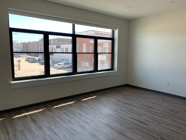 1217 Elm St in Manchester, NH - Building Photo - Building Photo