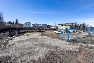 Trail 31 in Calgary, AB - Building Photo