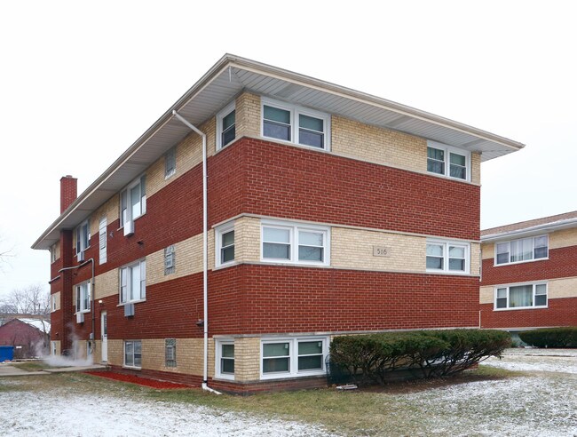 516 N Lincoln Ave in Addison, IL - Foto de edificio - Building Photo