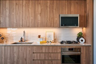 338 W Hill St in Chicago, IL - Building Photo